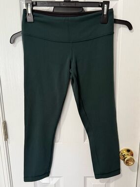 Lululemon High-Waist Dark Green Cropped Leggings